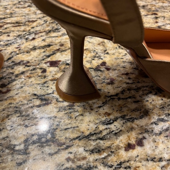 Luxury Designer-look-alike Satin, Crystal Slingback Spool Heel in Bronze, sz 7.5 - Picture 3 of 6